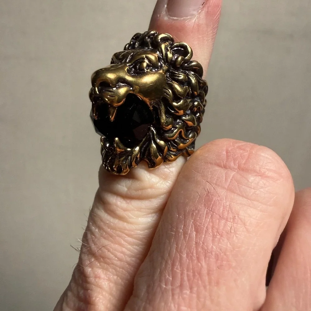 Gucci‎ Lion Head Ring Black Crystal Aged Gold Size 13 US 6.5 Auth w/ New